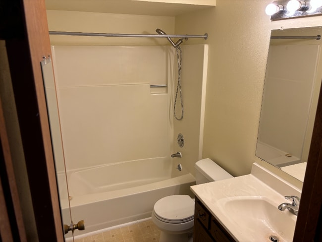 Photo - 817 Henry St Unit 817