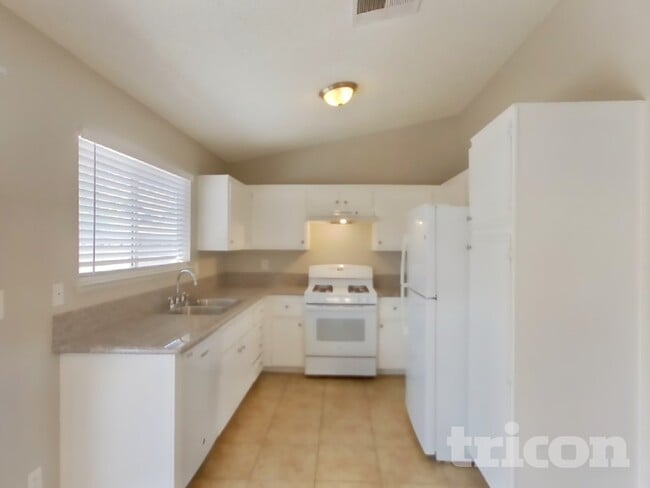 Photo - 1833 Ridgefield Dr