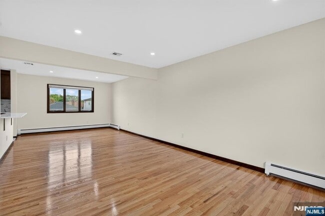 Photo - 97 Sipp Ave