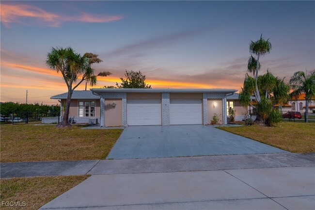 Photo - 6004 Deming Ave