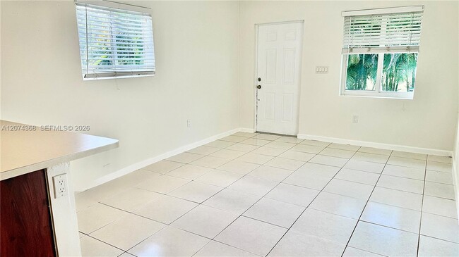 Photo - 19505 SW 128th Ave Unidad 1