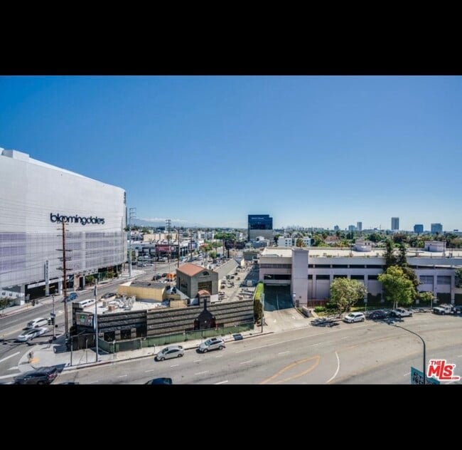 Photo - 321 S San Vicente Blvd Unidad 903