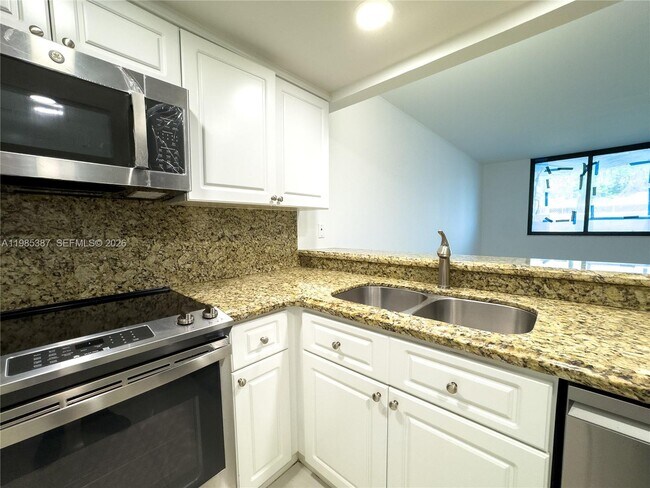 Photo - 540 Brickell Key Dr Unit 416