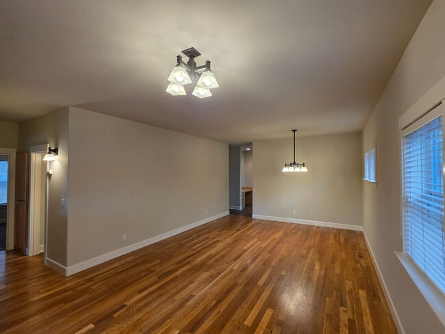 Photo - 2423 NW Awbrey Rd