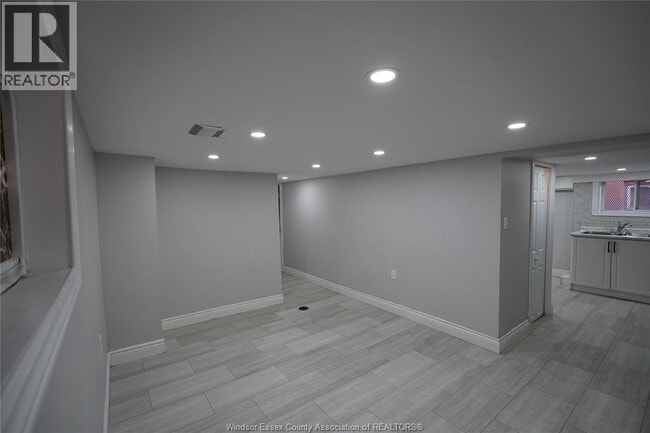 Photo - 1529 Elsmere Ave