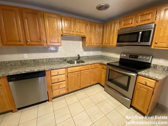 Photo - 209 Babcock St Unit 3H