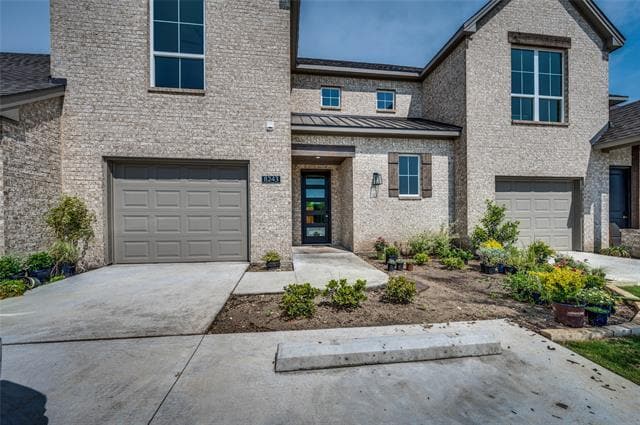 Building Photo - 8243 Heritage Glen Dr