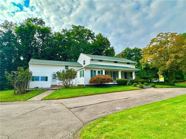 Building Photo - 1253 Fairport Rd