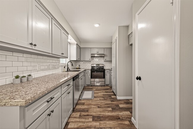 Photo - 1203 Bernard Ave