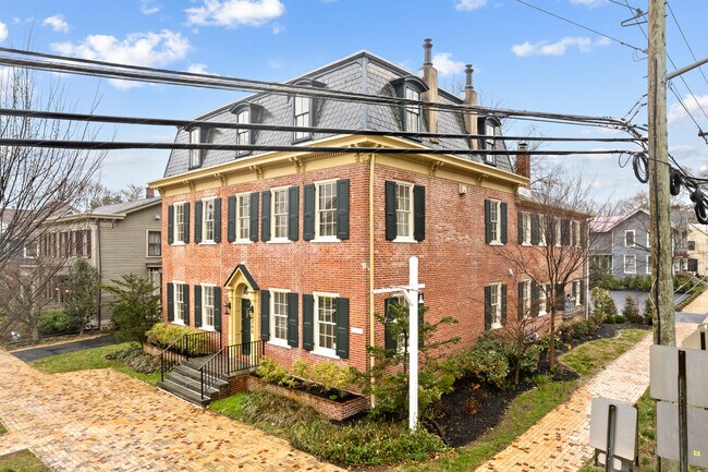 300 Kings Hwy E Unit B