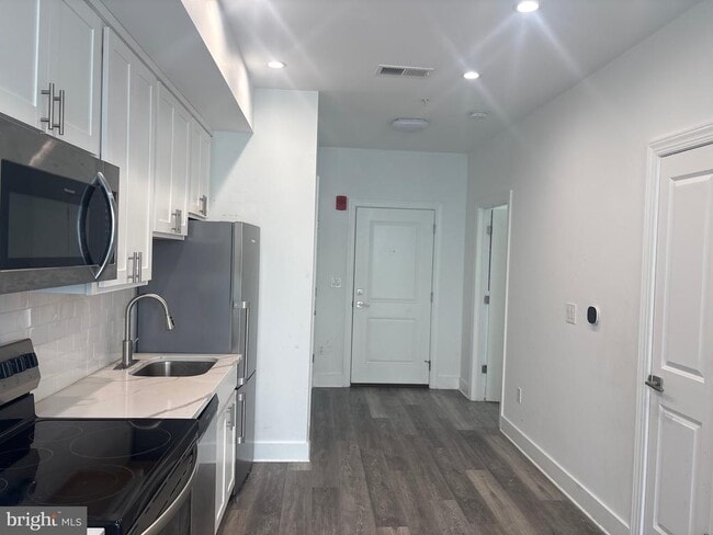 Building Photo - 818 Bladensburg Rd NE Unit 404