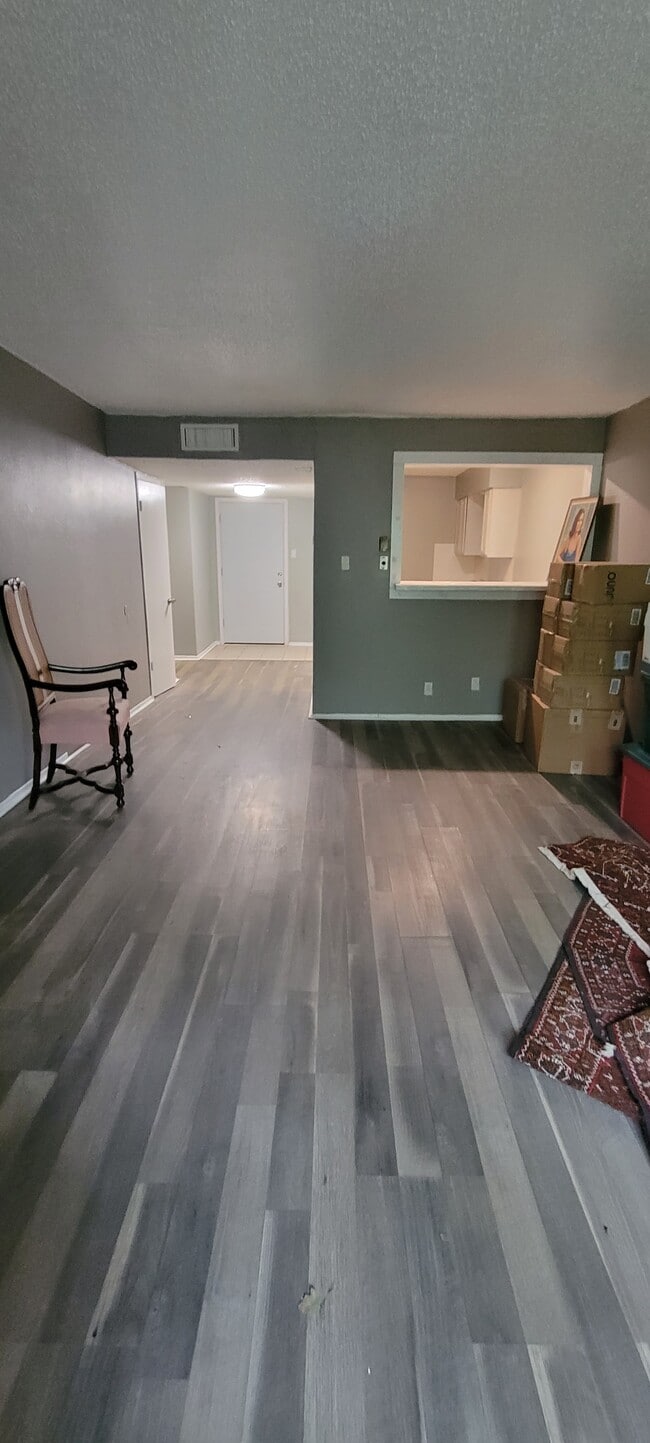 Photo - 5055 Ridglea Ln Unit 1106 washer dryer in