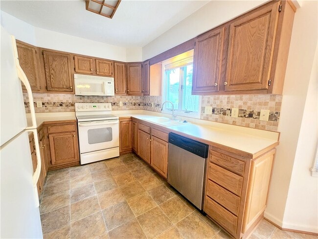 Photo - 9 Wisteria Ln