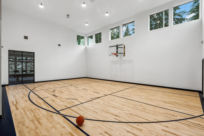 Indoor Basketball / Pickleball Court - Blue Ridge Apartments