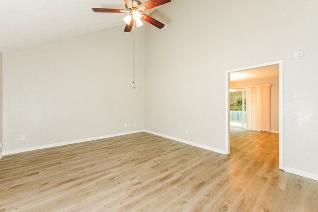 Photo - 1612 Picadilly Ct NE