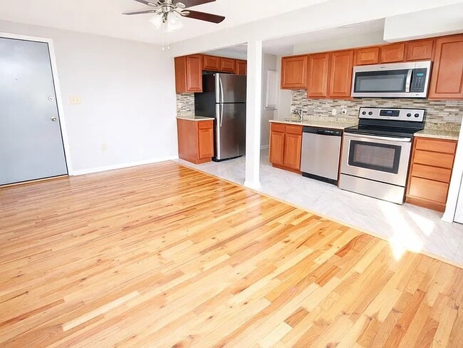 Kitchen - Sumner Avenue Apartments