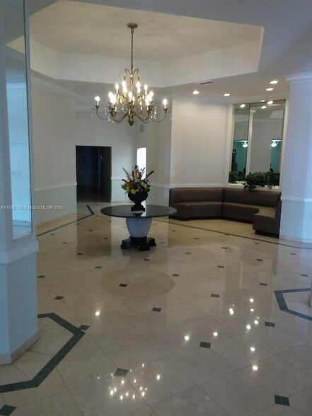 Photo - 1301 NE Miami Gardens Dr Unidad 602W Rental