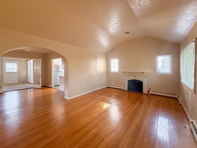 Photo - 1945 High St SE