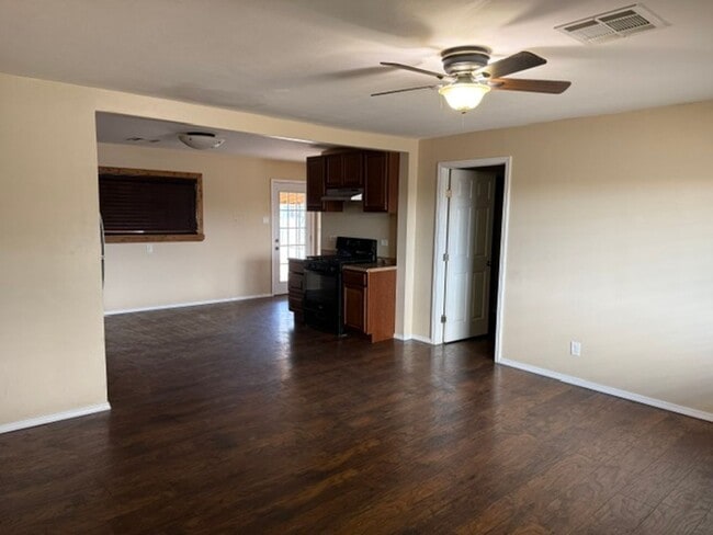 Photo - 2913 N Mann Dr