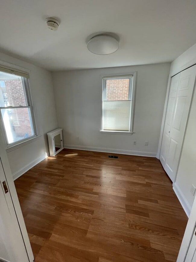 Photo - 128-130 River Road Ext