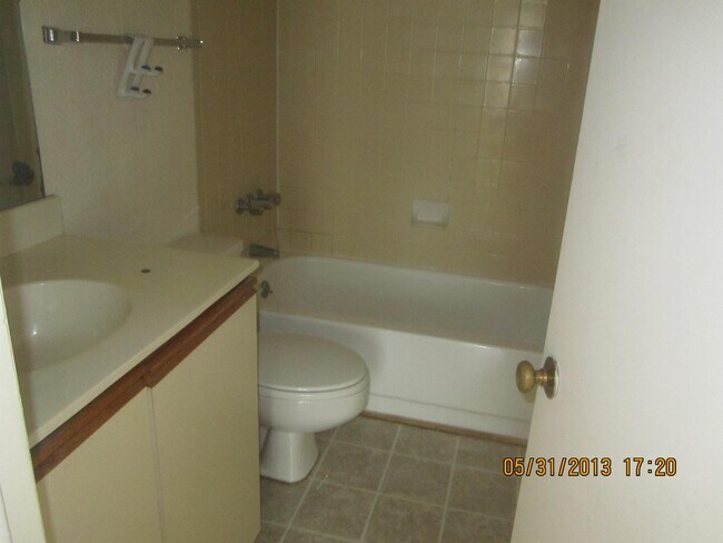 Photo - 1600 Park Cir