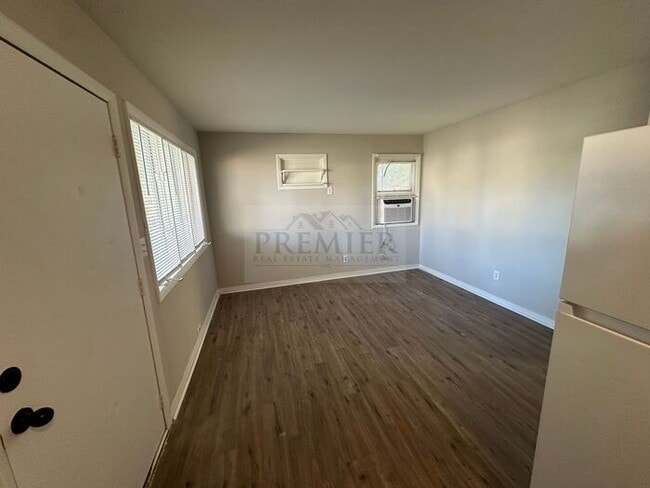 Photo - 6111 E 153rd St #B, Grandview, MO 64030 2B 1B - rent $895 / Move in ready/