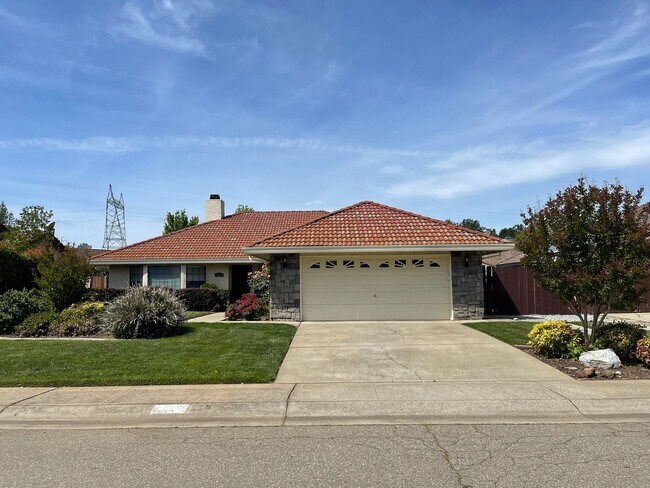 3668 Cherrywood Dr