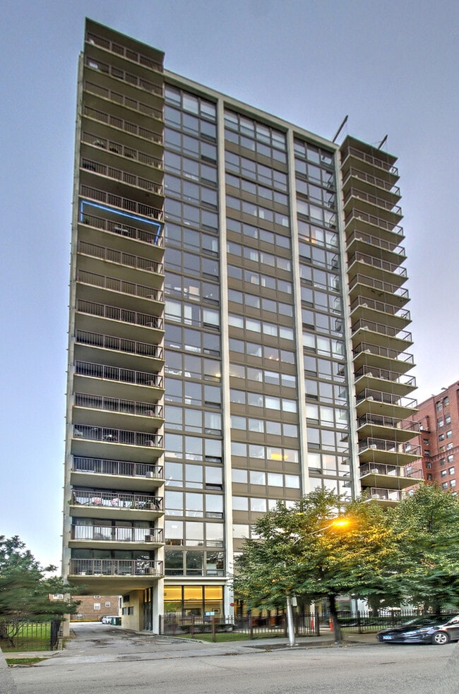 Building Photo - 6701 S Crandon Ave Unit 15A Rental