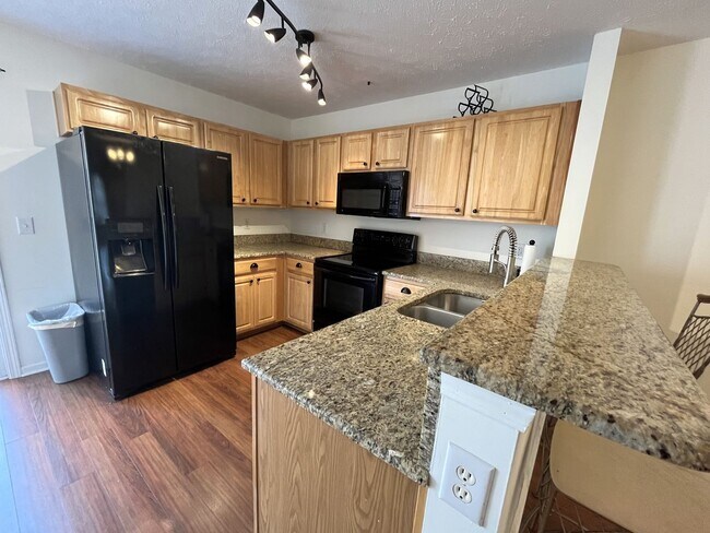 Photo - 2 Bedroom Townhome Near Lenox Village!