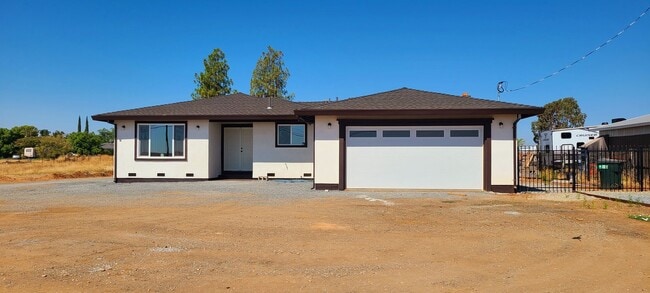 Photo - NEWER HOME ON ACRE HUGE LOT!