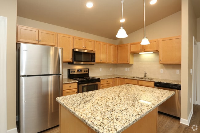 2BR, 2BA- Upper