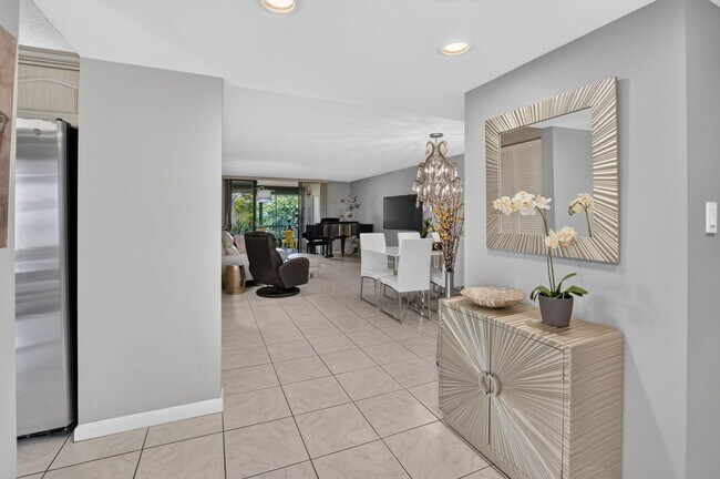 7473 Glendevon Ln Unit 402