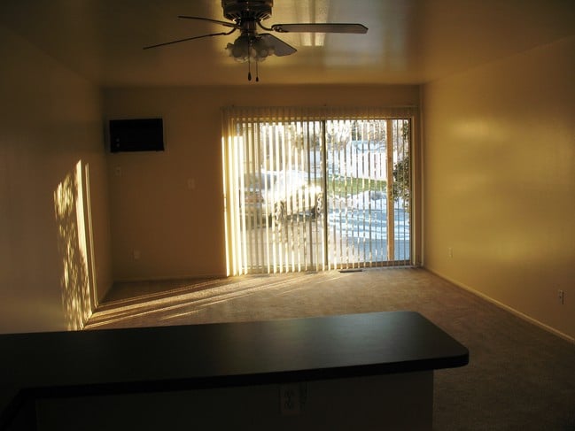 Photo - Vista Villa Manor Apartments