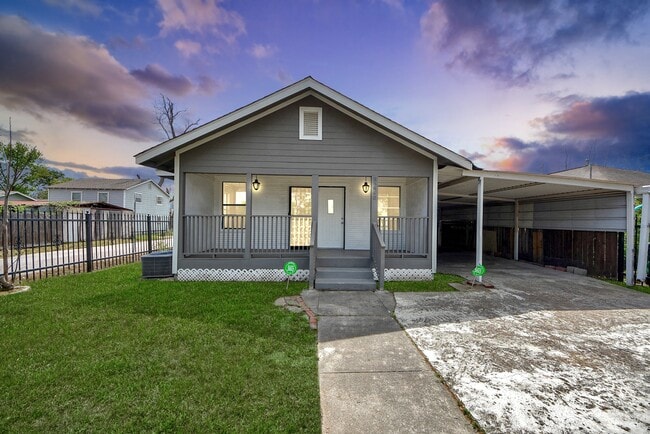 Building Photo - 8226 Harding St