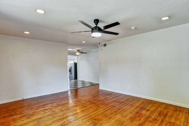 Photo - 229 Seabiscuit Dr