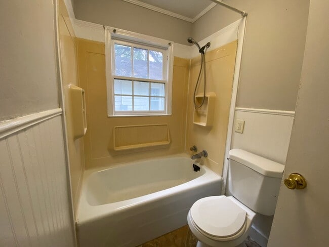Photo - Shiplap Heaven - 2 bedrooms, 1 bathroom - North Rome