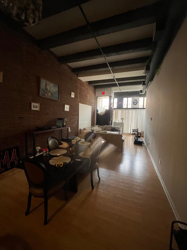 Building Photo - 254 Friend St Unit 254 Friend St. #1 Rental