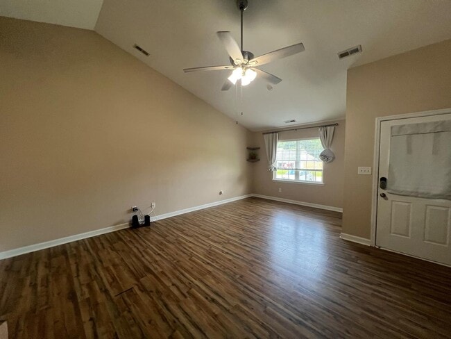 Photo - 141 Louie Ln