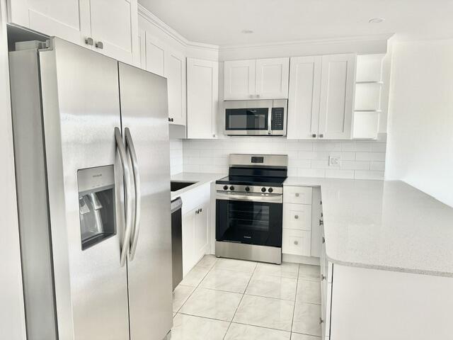 Photo - 156 Fanshaw D