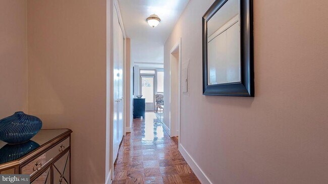 Photo - 4101 Cathedral Ave NW Unit 907