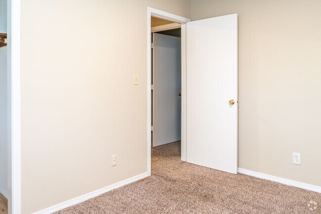 Building Photo - 4501-4503 Millbrook Dr. Unit 4503 Millbrook Dr. Rental