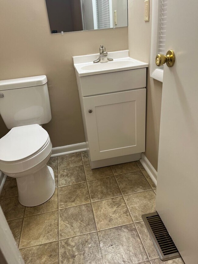 Photo - 105 S 1st St Unit B