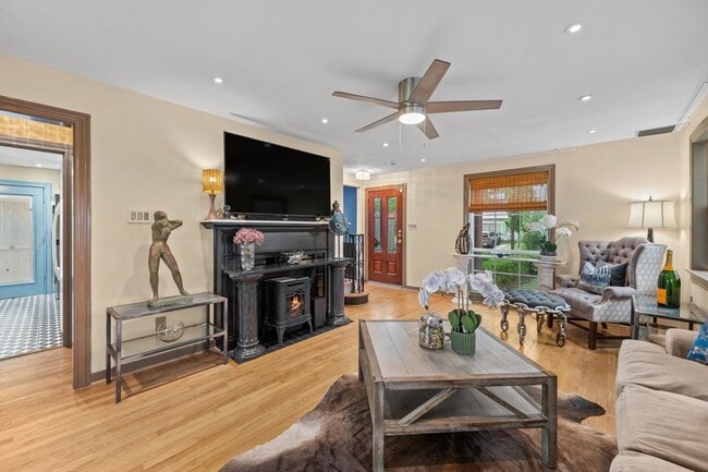 Photo - 1827 Bissonnet St