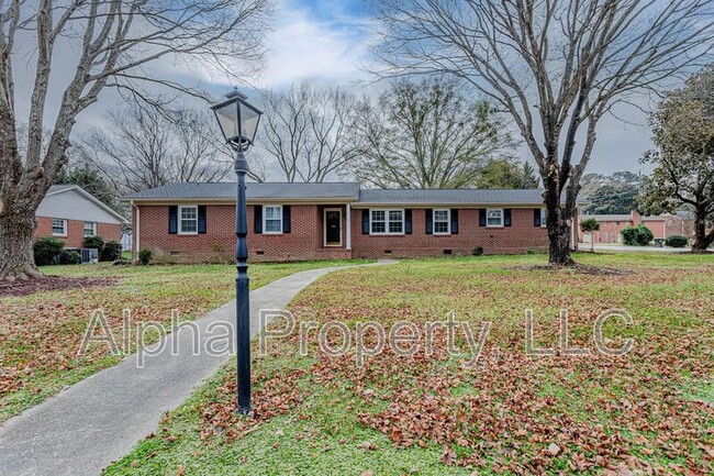 Building Photo - 400 Fairhaven Dr