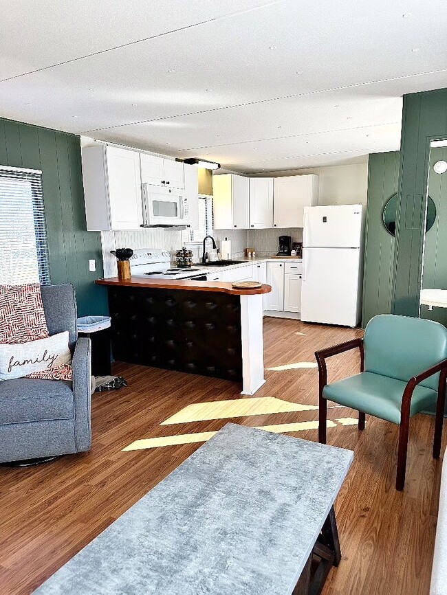 Photo - 4414 Holly Leaf Rd