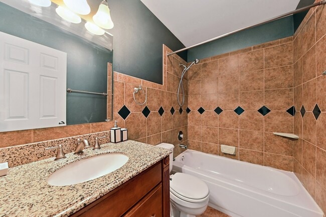 Photo - 434 Hunters Way