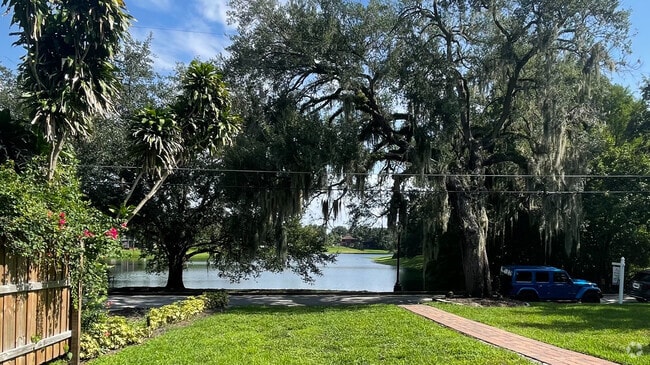 Building Photo - 1430 Lake Weldona Dr Unit 1 Bdrm Appt - Lake Views Rental