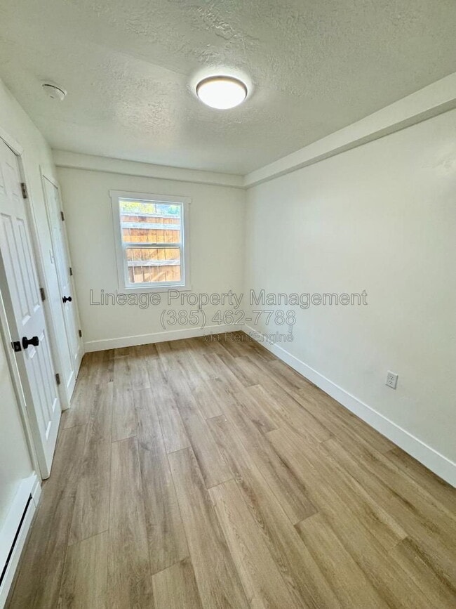 Photo - 420 W 20th St Unit 3