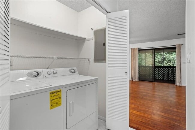 Photo - 2205 Surrey Ct