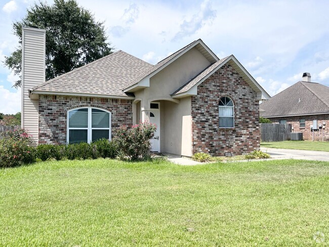 Building Photo - 3 Bedroom House In Livingston Parish with ...
